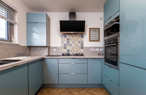 Auchengray House | Modern 2-Bed Stirling House | Driveway Parking
