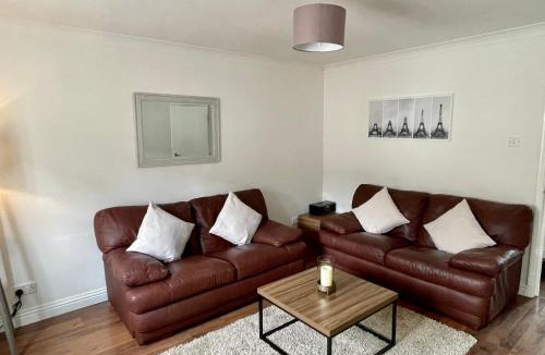 Paisley Apartment | Modern 2 bedroom apartment near Glasgow Airport