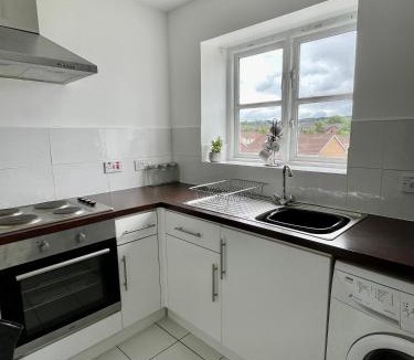 Paisley Apartment | Modern 2 bedroom apartment near Glasgow Airport