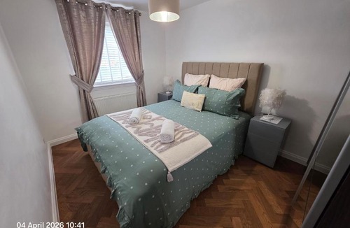 Clydebank Apartment | Modern 2 bedroom Ground Level Flat
