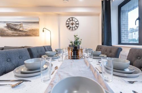 West Ham House | Modern 3 Bed House near Stratford & Excel - Sleeps 8 Guests