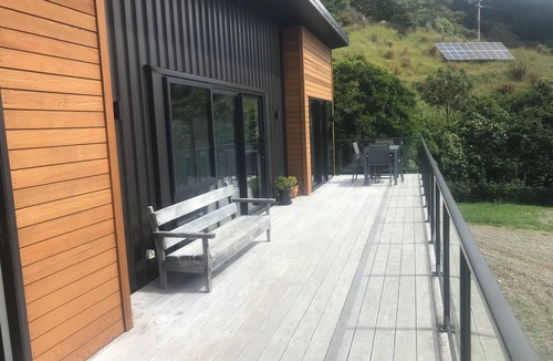 Waitaria Bay House | Modern 3 bedroom bach in Kenepuru Sound