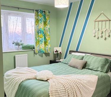 Luton House | Modern 3 Bedroom New Built house to rent in Luton NO PARTY
