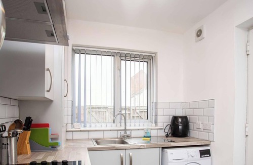 Blyth House | Modern 3BR Contractor Home | Blyth & Newcastle