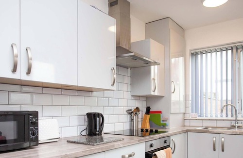 Blyth House | Modern 3BR Contractor Home | Blyth & Newcastle