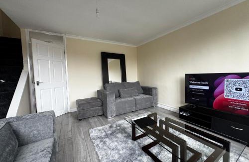 Tea Green House | MODERN 4BED HOUSE NEAR Luton Airport, M1 and amenities