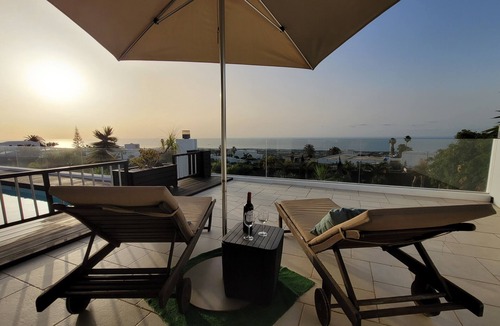 La Asomada Apartment | modern accommodation, large pool, sea view, satellite TV