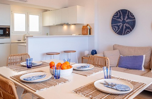 Palamos Apartment | Modern Air-Conditioned Apartment Facing Beach in Palamós