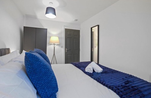 Bedford Apartment | Modern Apartment I Self Check-in I Wi-Fi I Free Private Parking I Sleeps 3