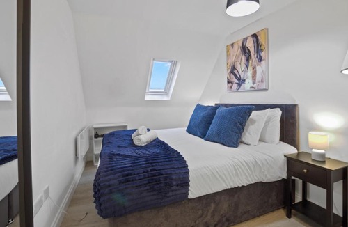Bedford Apartment | Modern Apartment I Self Check-in I Wi-Fi I Free Private Parking I Sleeps 3