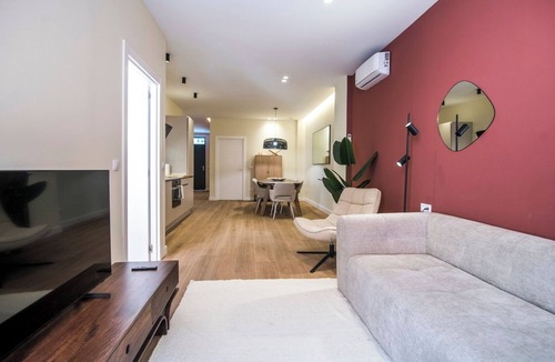 La Petxina Apartment | Modern apartment with terrace in the center