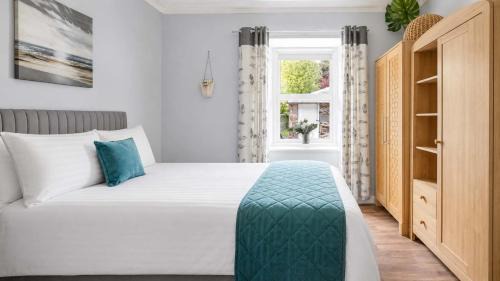 Rothesay Apartment | Modern Apartment with Garden