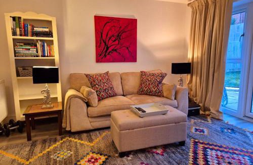 Hawkhurst Villa | Modern beautifully appointed