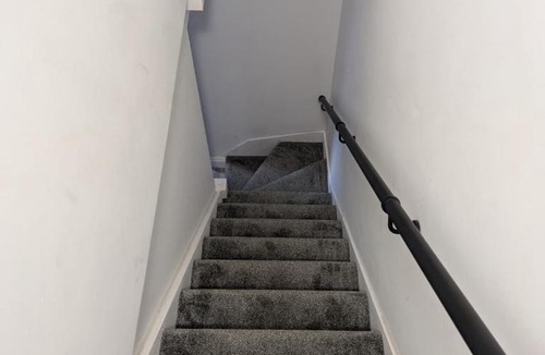 Wellingborough Apartment | Modern Central Apartments with Balcony