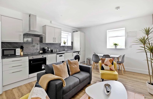 Saltash Apartment | Modern & Cosy 2 Bed Apartment in Saltash