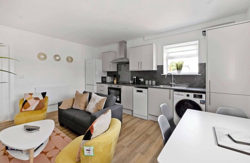 Saltash Apartment | Modern & Cosy 2 Bed Apartment in Saltash