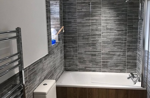 Hemel Hempstead Apartment | Modern Cosy Apartment Close to City Centre with a Generous Terrace and Garden