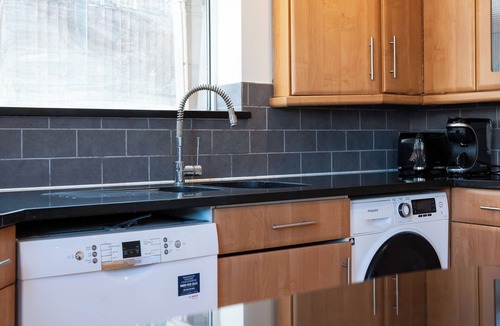 Elstree House | Modern Cosy Home w/Stylish Interior - Pass the Keys