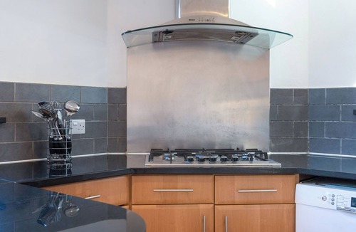 Elstree House | Modern Cosy Home w/Stylish Interior - Pass the Keys