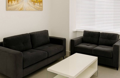 Leavesden House | Modern detatched property|Harry Potter - 2mins| Near London