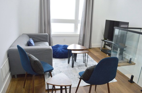 Old East York House | Modern East York Retreat 20 mins to DT Toronto