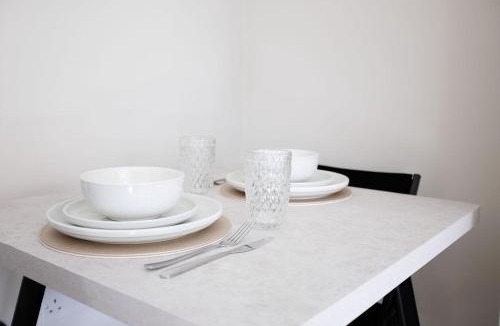Hertingfordbury Apartment | Modern flat - Hertford town - Sleeps 3