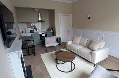 Campbeltown Apartment | Modern Flat - Main St, Campbeltown