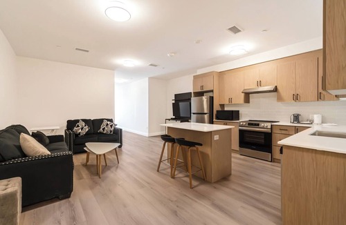 Dean Park Hotel | Modern Fully Furnished 1 Bedroom Apartment Unit 1