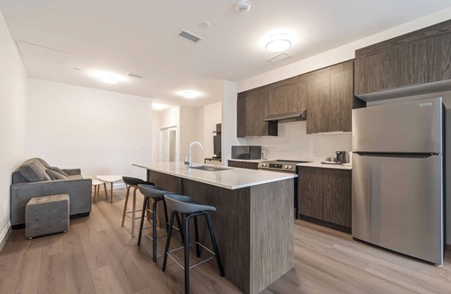 Dean Park Apartment | Modern Fully Furnished 2 Bedroom Apartment Unit 10
