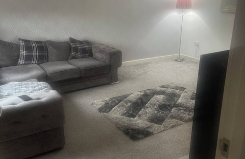 North Glasgow House | Modern Home, 2 bedroom 2 bathroom located right next to Velodrome. With driveway