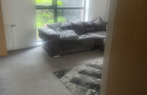 North Glasgow House | Modern Home, 2 bedroom 2 bathroom located right next to Velodrome. With driveway