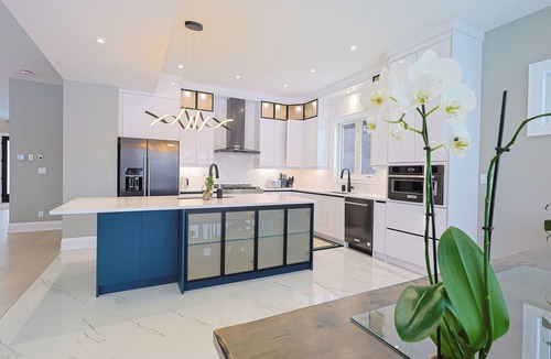 Niagara Falls Villa | Modern Masterpiece 6 Bedroom Villa in Niagara Falls