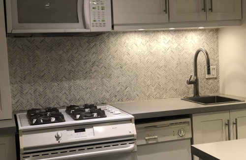 Leslieville Hotel | Modern Newly Renovated 1Bedroom-Downtown, Free Wifi, Transit, Walkable