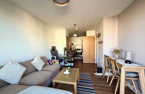 Royal Docks Apartment | Modern One-Bed Flat Near ExCeL & City Airport