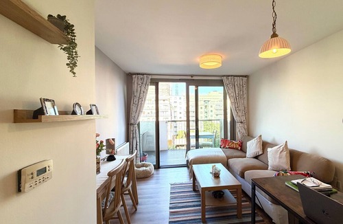 Royal Docks Apartment | Modern One-Bed Flat Near ExCeL & City Airport