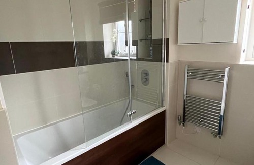 Chelmsford House | Modern Private Rooms in Chelmsford with Workspace & Free Parking