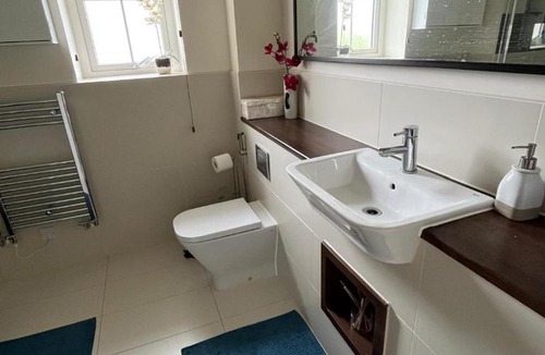 Chelmsford House | Modern Private Rooms in Chelmsford with Workspace & Free Parking