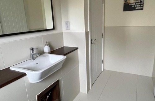 Chelmsford House | Modern Private Rooms in Chelmsford with Workspace & Free Parking