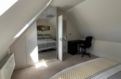 Chelmsford House | Modern Private Rooms in Chelmsford with Workspace & Free Parking