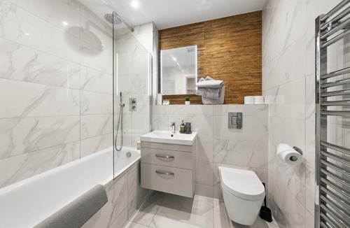 Great Baddow Apartment | Modern, Quiet & Cozy Flat in Central Chelmsford - F7