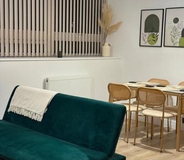 Stevenage Apartment | Modern Refurbished Apt in Stevenage Town Centre
