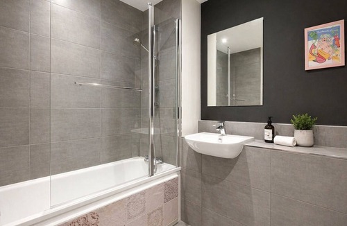 Woolwich Apartment | Modern Riverside Apartment | Balcony | Elizabeth Line
