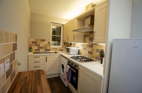 Wolverhampton Apartment | Modern Spacious 2 Bed Apartment Wolverhampton with Free Secure Parking