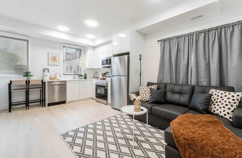 Niagara Falls Condo | Modern/Spacious 2-story 2-bedrm. Free on-site parking. Near all things Niagara!