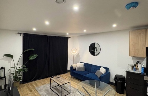 Borehamwood Apartment | Modern Spacious Flat In The Heart Of Borehamwood
