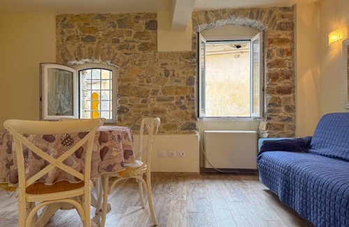 Bestagno Apartment | Modern Stone House