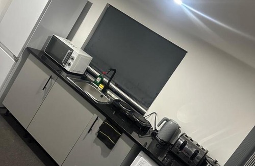 Basildon Apartment | Modern Studio Flat In A Guest House In Basildon Town Centre