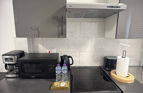 Newham Apartment | Modern Studio With Free Parking Near City Airport and ExCel