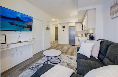 Kitchener Apartment | Modern & Stylish Condo Downtown KW