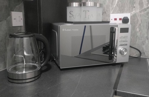 Barking Apartment | Modern & Stylish Retreat 15 Mins to Central London